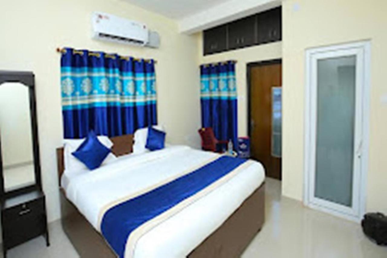 Hotel Paradise Inn Nagaon  Экстерьер фото